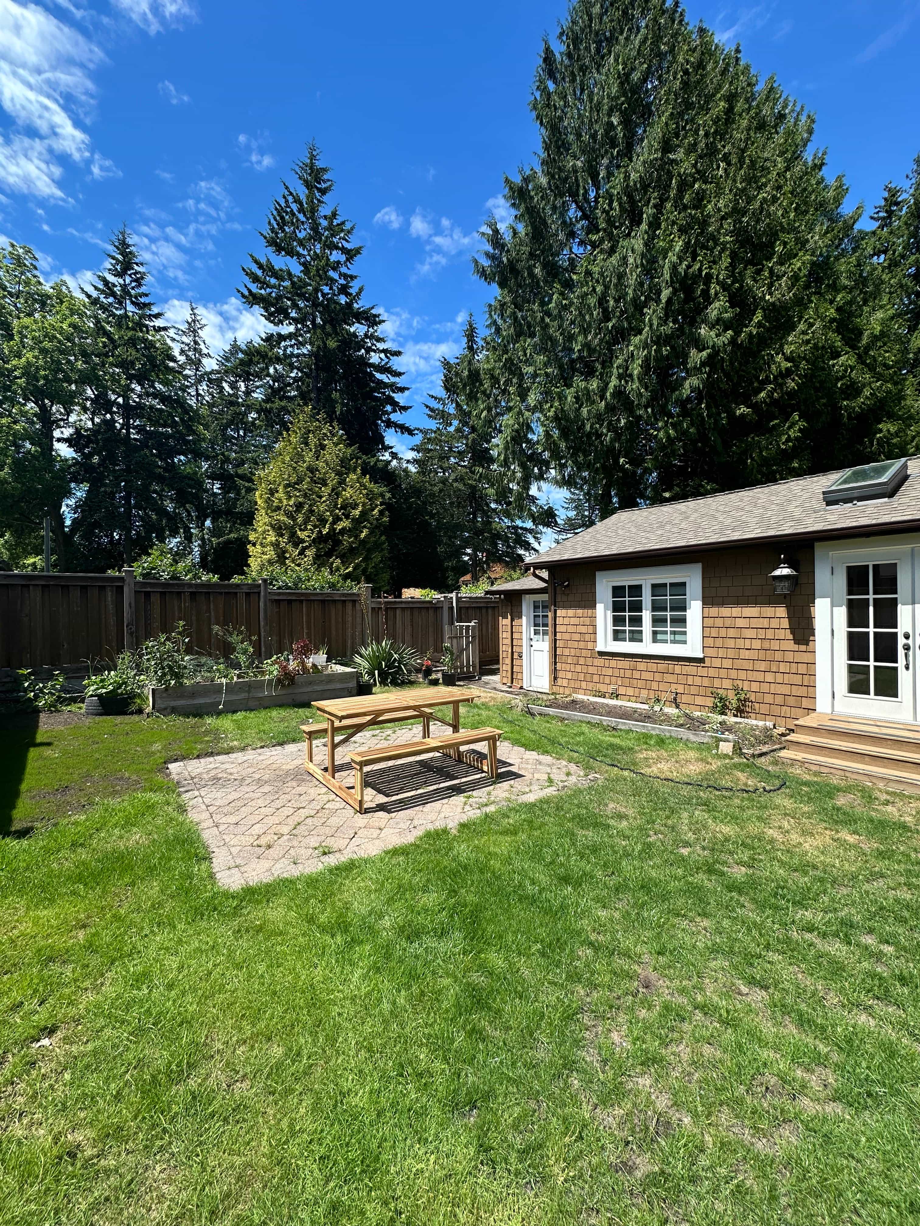 The shared backyard and picnic table